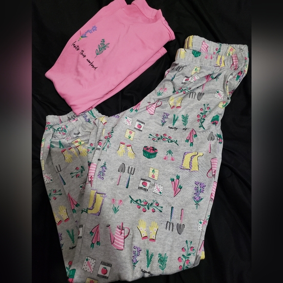 Joyspun size small pajamas pants and matching shirt NWOT - Picture 2 of 5